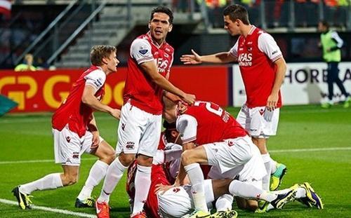 某位球员主 某位球员主